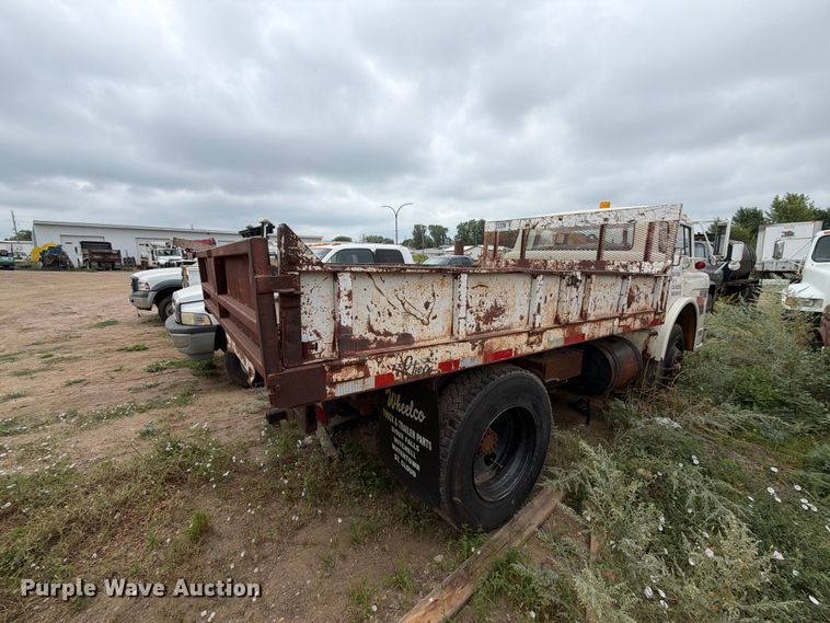 image for item ER1927 1986 Ford C800 dump truck