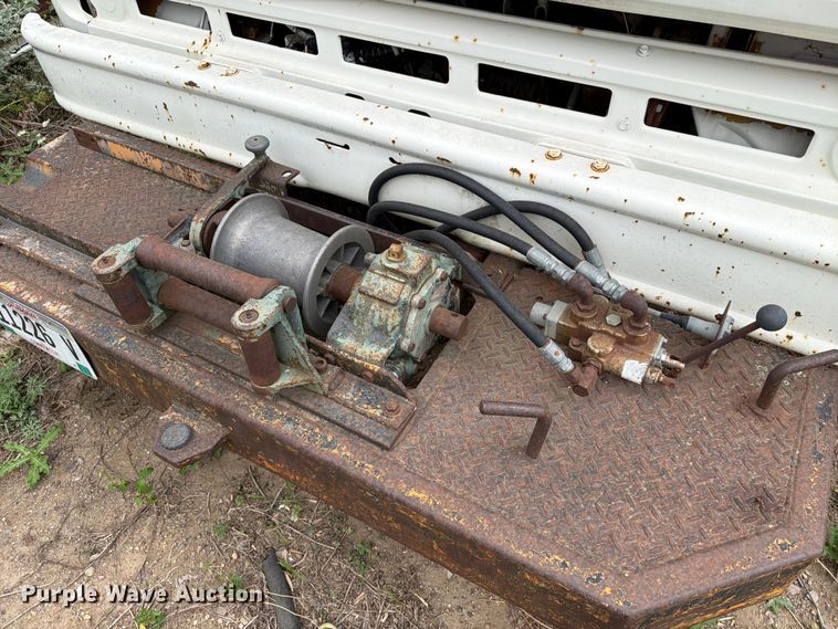 image for item ER1927 1986 Ford C800 dump truck