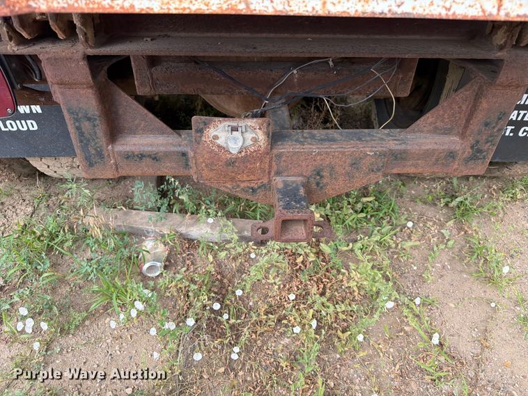 image for item ER1927 1986 Ford C800 dump truck