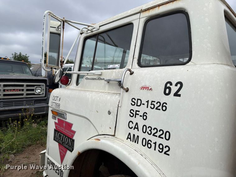 image for item ER1927 1986 Ford C800 dump truck