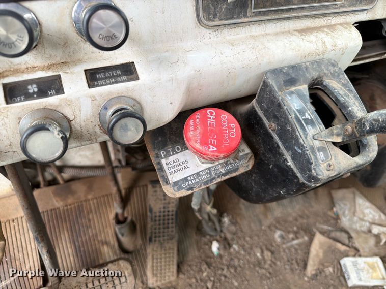 image for item ER1927 1986 Ford C800 dump truck