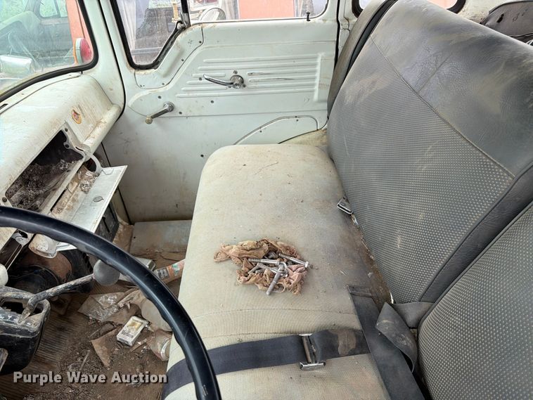 image for item ER1927 1986 Ford C800 dump truck