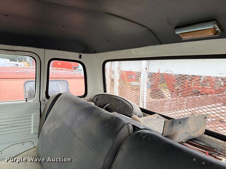 image for item ER1927 1986 Ford C800 dump truck