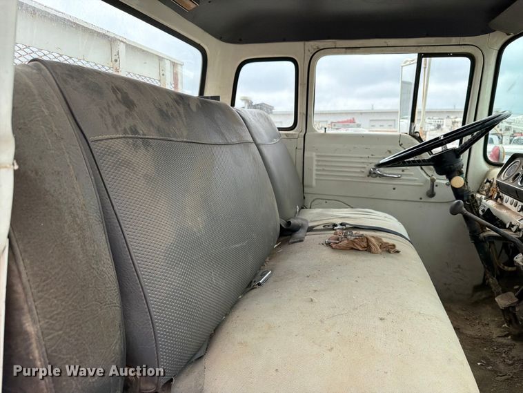 image for item ER1927 1986 Ford C800 dump truck