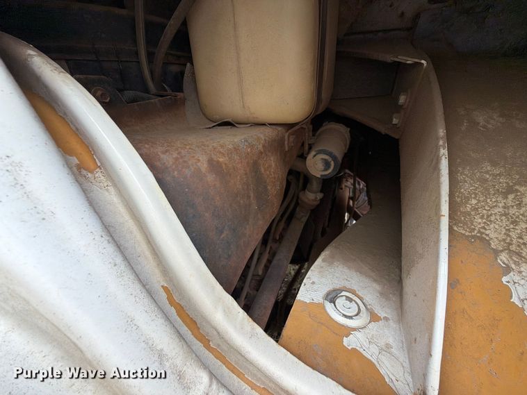 image for item ER1927 1986 Ford C800 dump truck