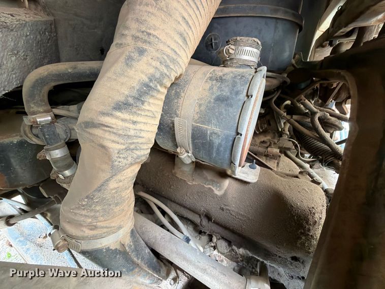 image for item ER1927 1986 Ford C800 dump truck