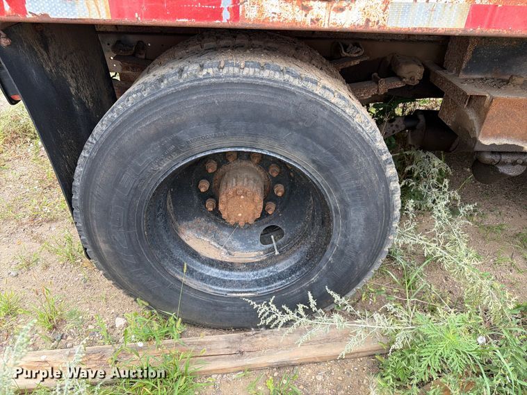 image for item ER1927 1986 Ford C800 dump truck