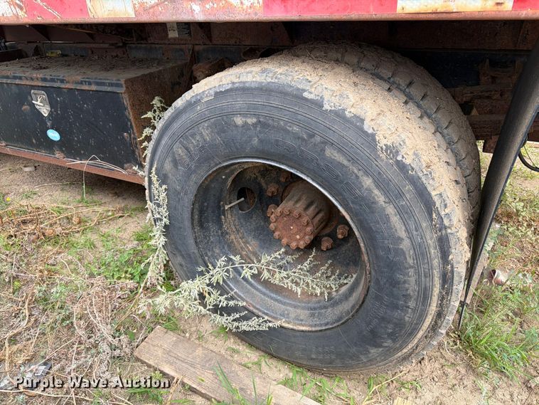 image for item ER1927 1986 Ford C800 dump truck