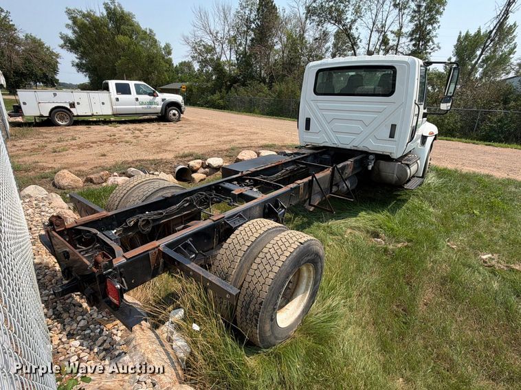 image for item ER1930 2012 International 4300 truck cab and chassis