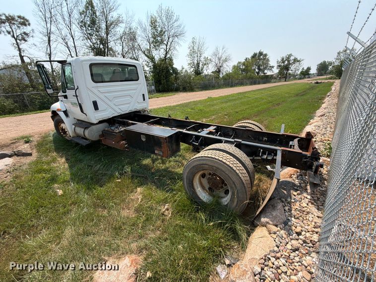 image for item ER1930 2012 International 4300 truck cab and chassis