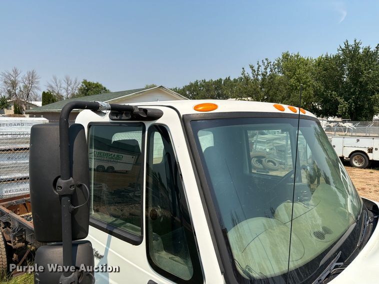 image for item ER1930 2012 International 4300 truck cab and chassis