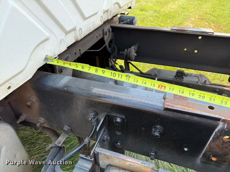 image for item ER1930 2012 International 4300 truck cab and chassis
