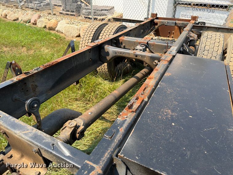 image for item ER1930 2012 International 4300 truck cab and chassis