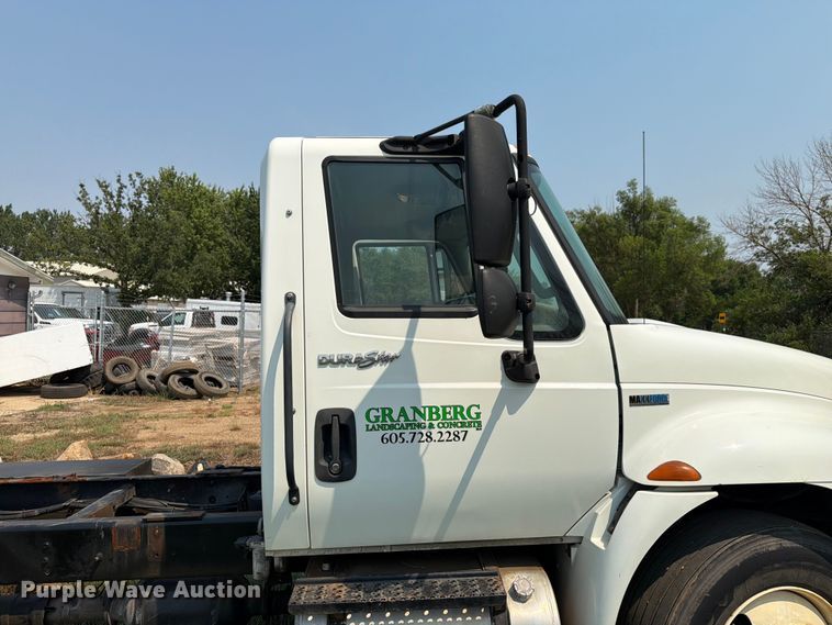 image for item ER1930 2012 International 4300 truck cab and chassis