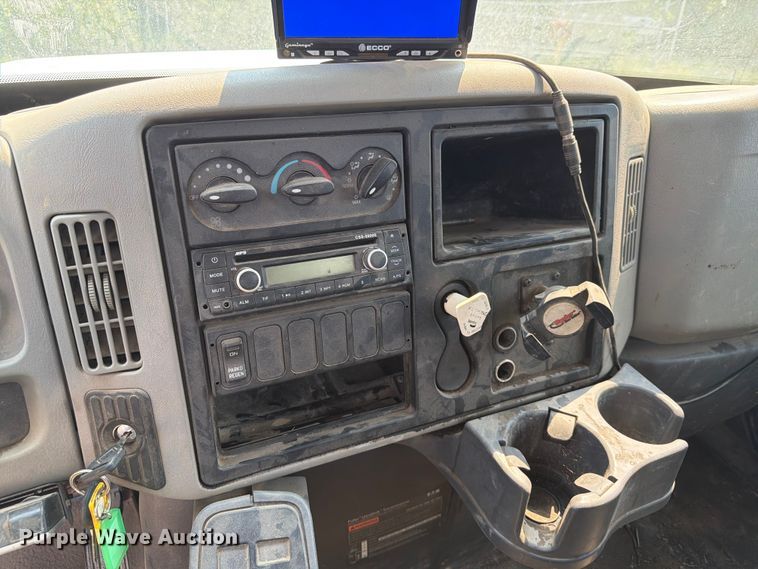image for item ER1930 2012 International 4300 truck cab and chassis