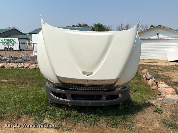 image for item ER1930 2012 International 4300 truck cab and chassis