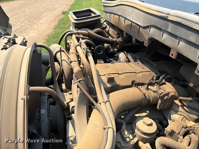 image for item ER1930 2012 International 4300 truck cab and chassis