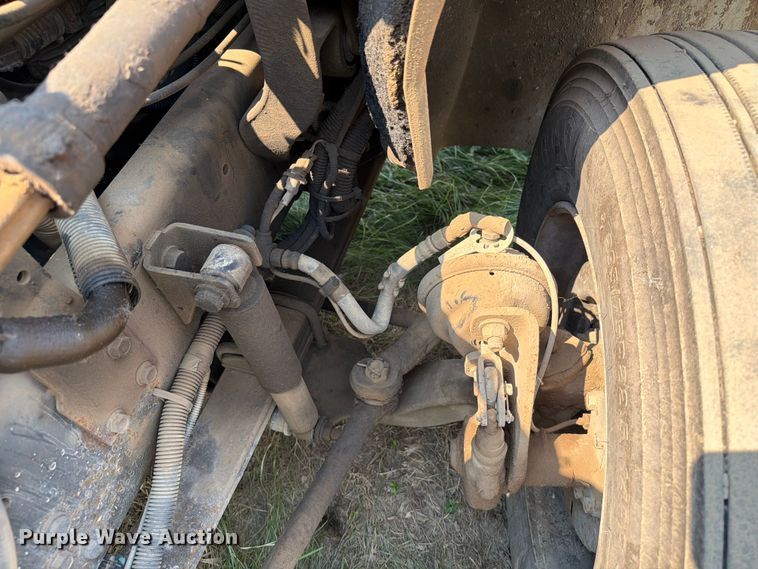 image for item ER1930 2012 International 4300 truck cab and chassis