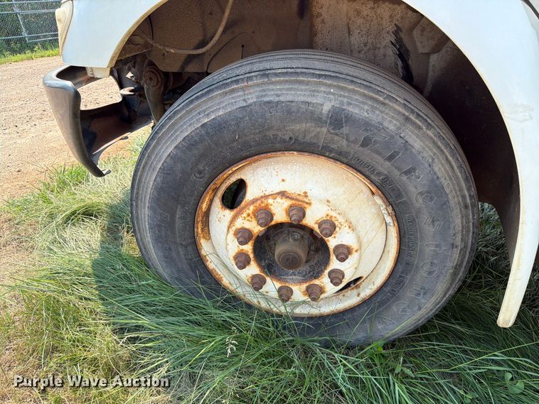 image for item ER1930 2012 International 4300 truck cab and chassis