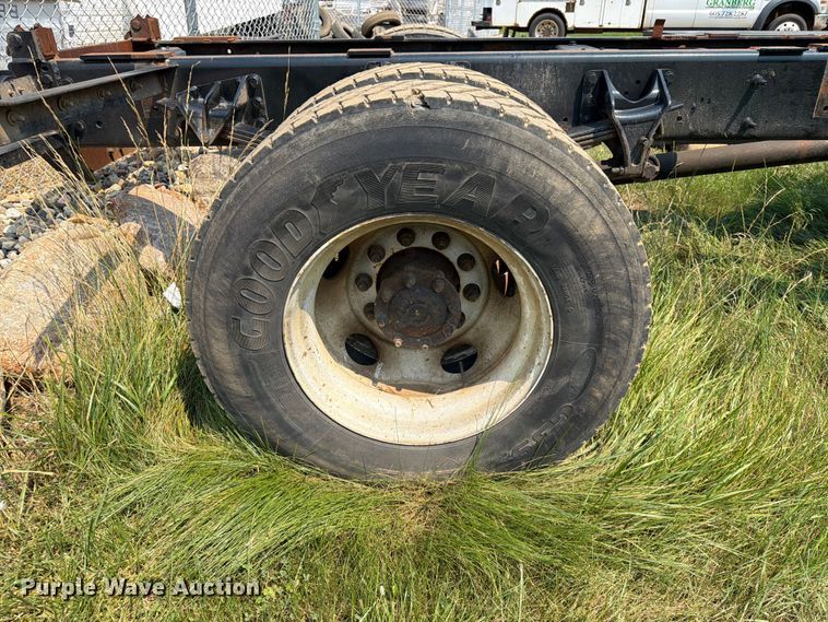 image for item ER1930 2012 International 4300 truck cab and chassis