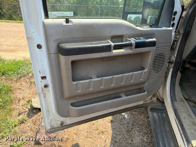image for item ER1931 2010 Ford F450 Super Duty utility / service truck