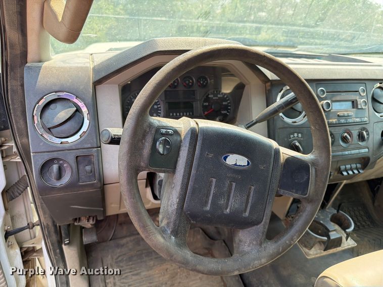 image for item ER1931 2010 Ford F450 Super Duty utility / service truck