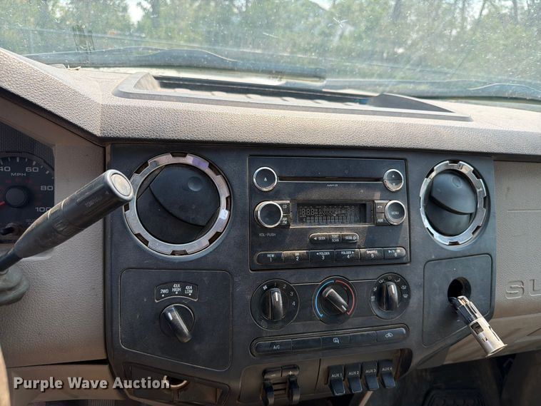 image for item ER1931 2010 Ford F450 Super Duty utility / service truck