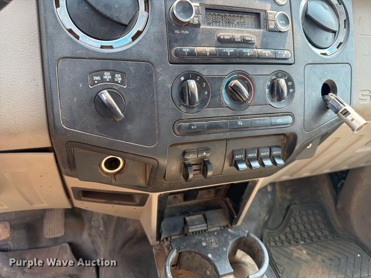 image for item ER1931 2010 Ford F450 Super Duty utility / service truck