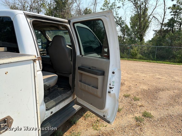 image for item ER1931 2010 Ford F450 Super Duty utility / service truck