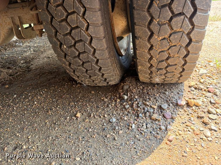 image for item ER1931 2010 Ford F450 Super Duty utility / service truck