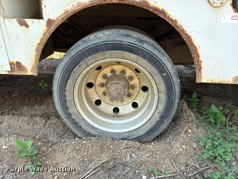 image for item ER1931 2010 Ford F450 Super Duty utility / service truck