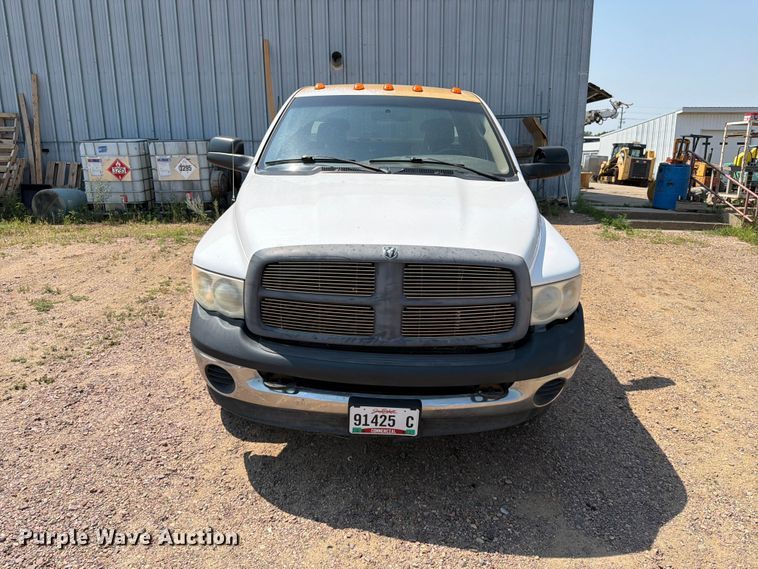 image for item ER1937 2005 Dodge Ram 3500 Ext. Cab utility bed pickup truck