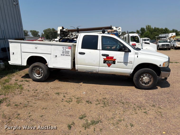 image for item ER1937 2005 Dodge Ram 3500 Ext. Cab utility bed pickup truck
