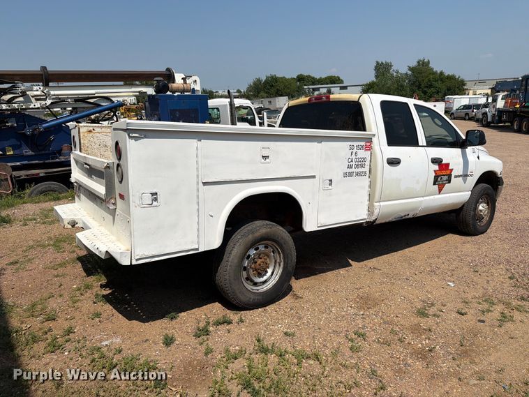 image for item ER1937 2005 Dodge Ram 3500 Ext. Cab utility bed pickup truck