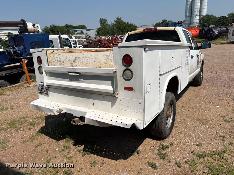 image for item ER1937 2005 Dodge Ram 3500 Ext. Cab utility bed pickup truck