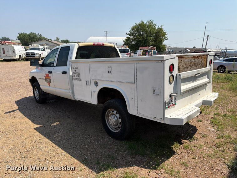image for item ER1937 2005 Dodge Ram 3500 Ext. Cab utility bed pickup truck