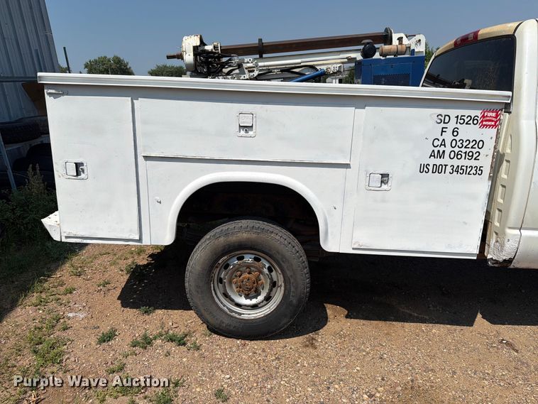 image for item ER1937 2005 Dodge Ram 3500 Ext. Cab utility bed pickup truck