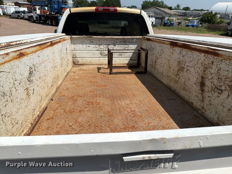 image for item ER1937 2005 Dodge Ram 3500 Ext. Cab utility bed pickup truck