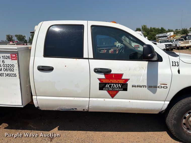 image for item ER1937 2005 Dodge Ram 3500 Ext. Cab utility bed pickup truck
