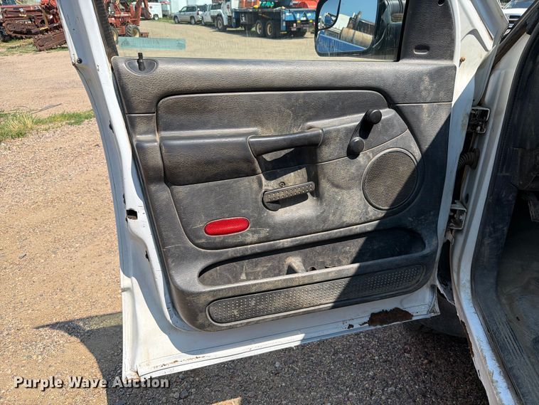 image for item ER1937 2005 Dodge Ram 3500 Ext. Cab utility bed pickup truck