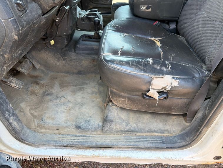 image for item ER1937 2005 Dodge Ram 3500 Ext. Cab utility bed pickup truck