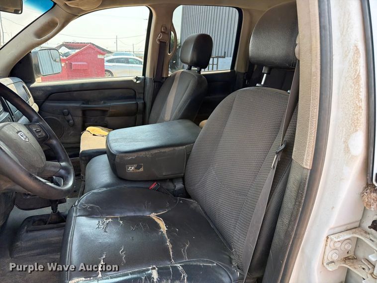 image for item ER1937 2005 Dodge Ram 3500 Ext. Cab utility bed pickup truck