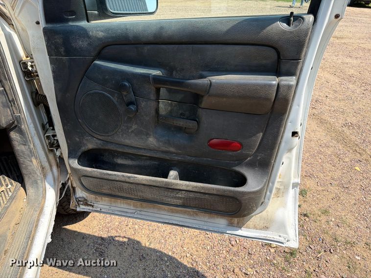 image for item ER1937 2005 Dodge Ram 3500 Ext. Cab utility bed pickup truck