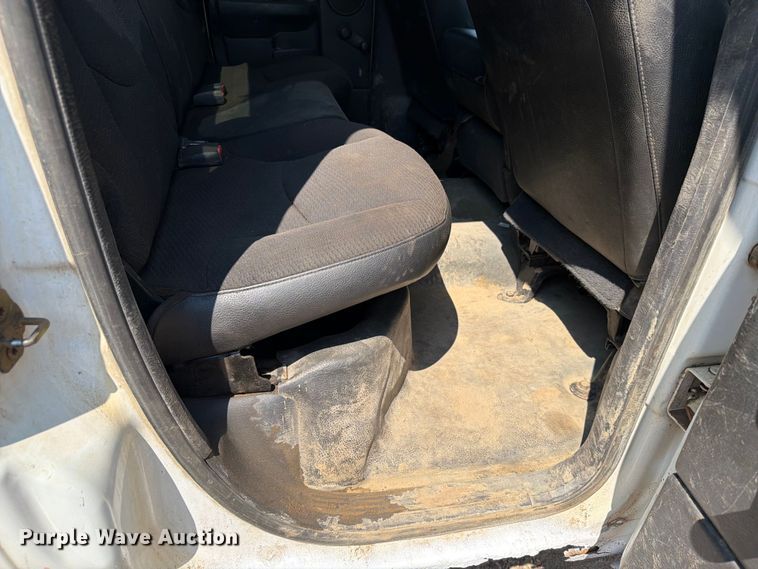 image for item ER1937 2005 Dodge Ram 3500 Ext. Cab utility bed pickup truck