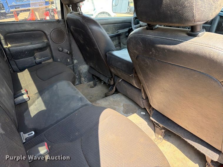 image for item ER1937 2005 Dodge Ram 3500 Ext. Cab utility bed pickup truck