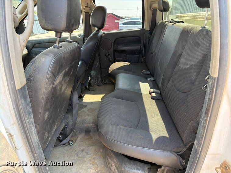image for item ER1937 2005 Dodge Ram 3500 Ext. Cab utility bed pickup truck