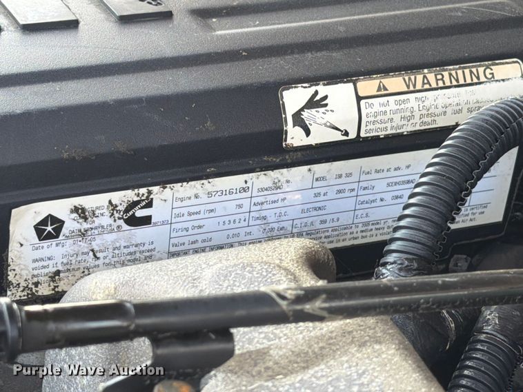 image for item ER1937 2005 Dodge Ram 3500 Ext. Cab utility bed pickup truck