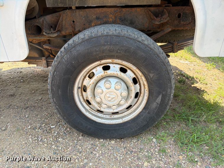 image for item ER1937 2005 Dodge Ram 3500 Ext. Cab utility bed pickup truck