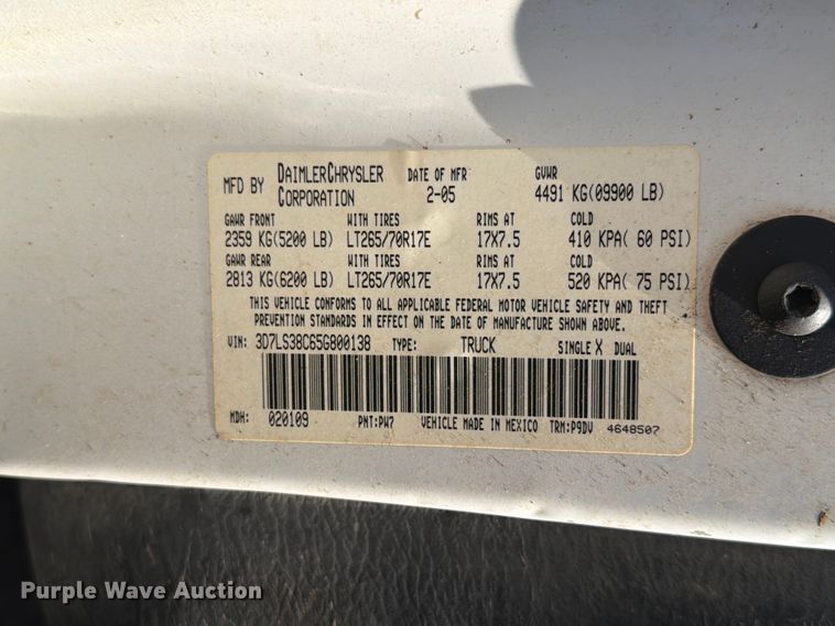 image for item ER1937 2005 Dodge Ram 3500 Ext. Cab utility bed pickup truck
