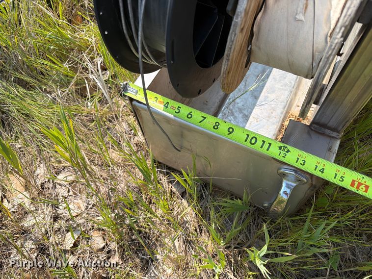 image for item ER1955 Pickup truck flatbed